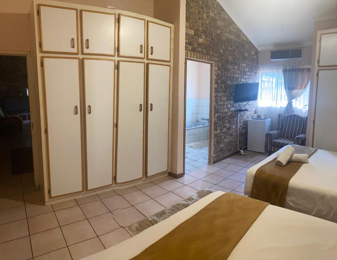 A Pousada Guesthouse Mbombela Екстер'єр фото